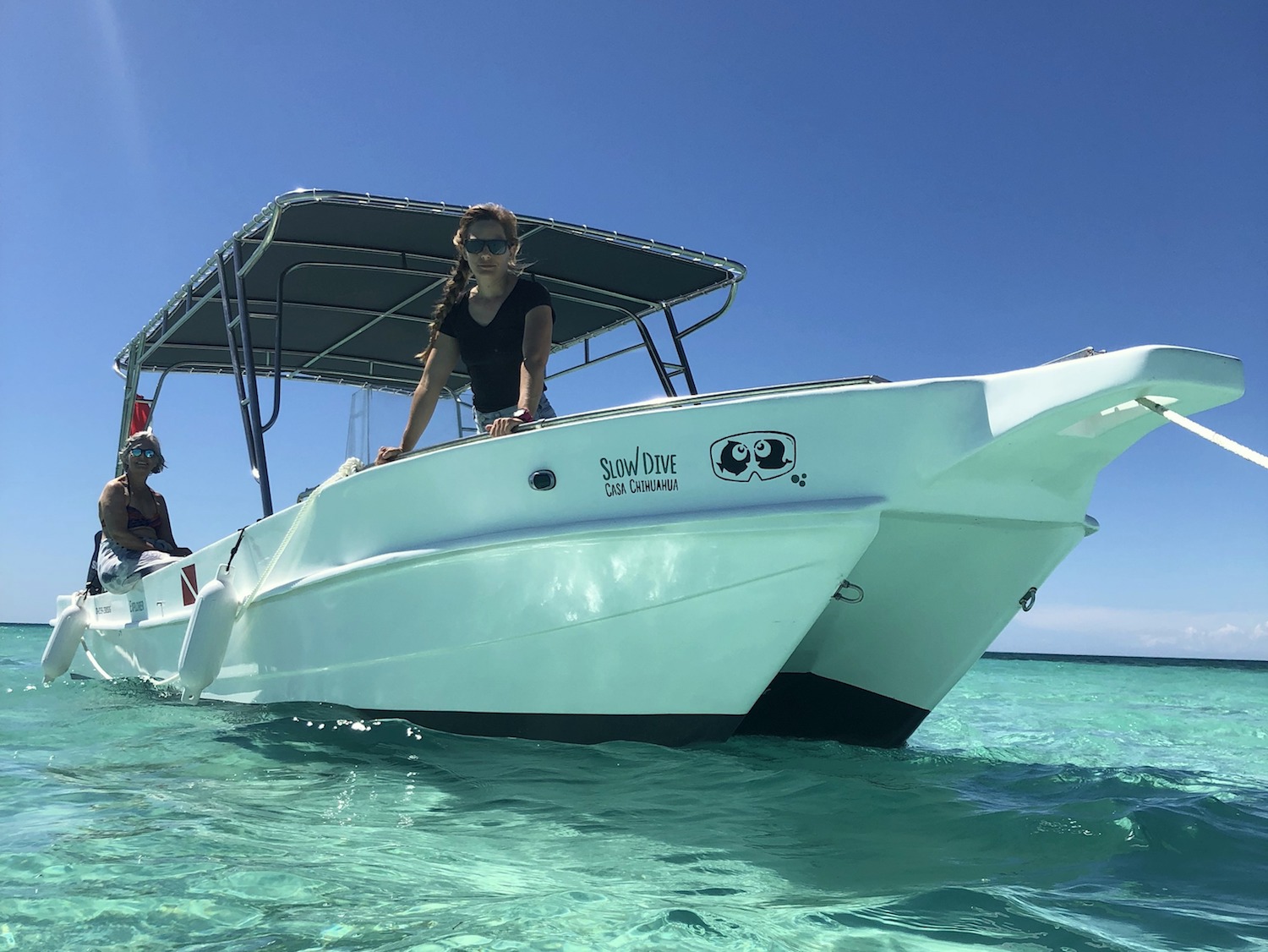 Bateau Explorer devant